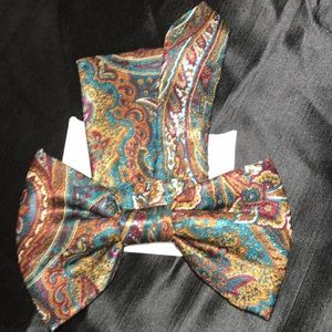 Bow tie